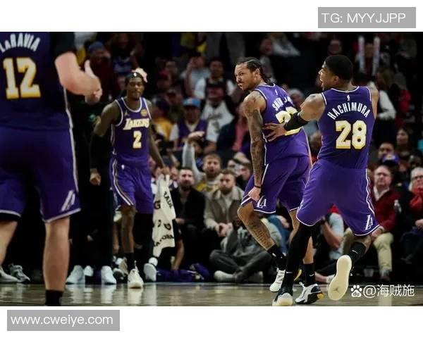 2016年湖人与马刺的经典对决回顾及赛季精彩瞬间分析