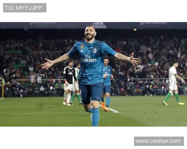 本泽马：从足球天才到传奇巨星的辉煌旅程与未来展望